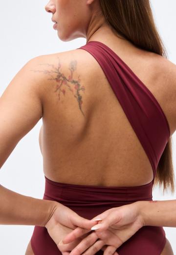 Слитный купальник