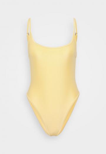 Слитный купальник