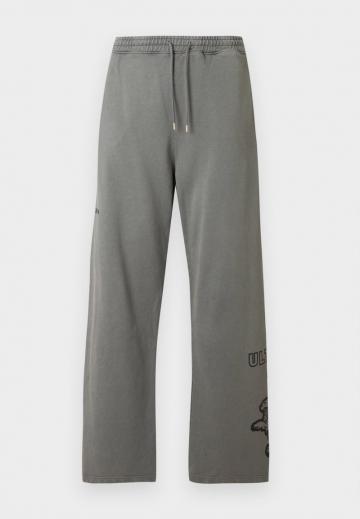 Спортивные штаны