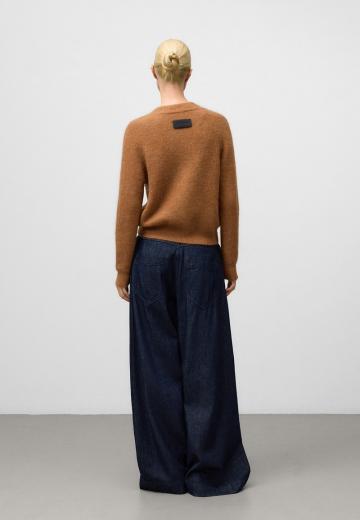 Вязаный жилет