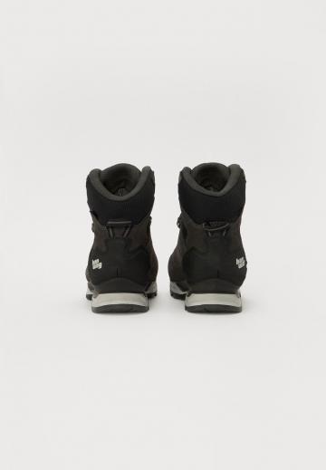 Походные ботинки