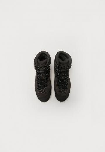 Походные ботинки