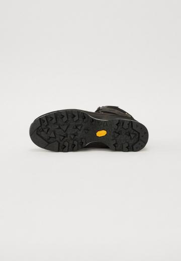 Походные ботинки