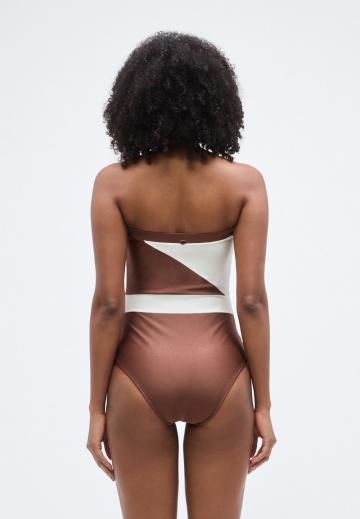 Слитный купальник