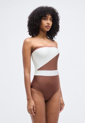 Слитный купальник