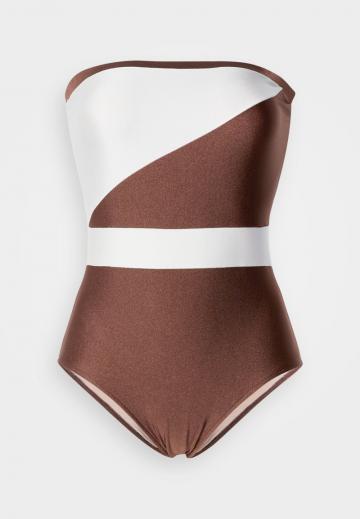 Слитный купальник