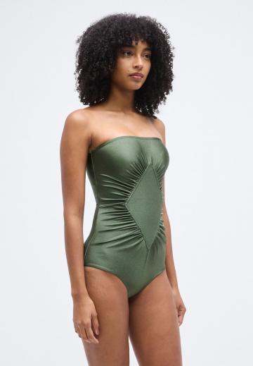 Слитный купальник