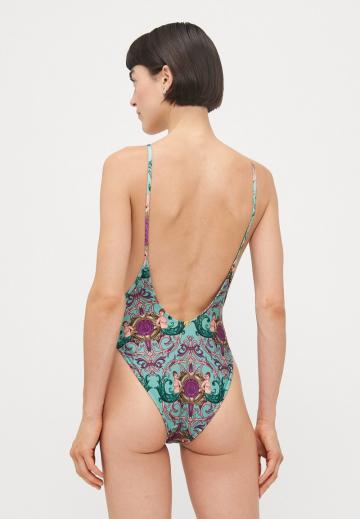 Слитный купальник