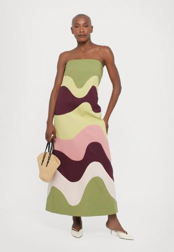 Платье без бретелек