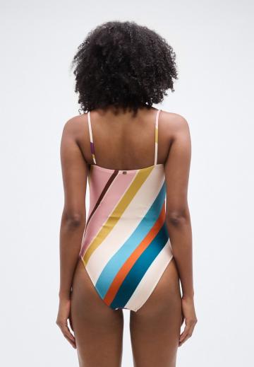 Слитный купальник