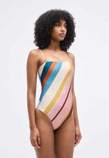 Слитный купальник