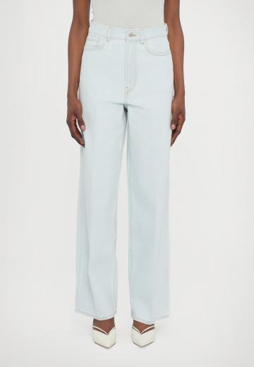 Джинсы бойфренда