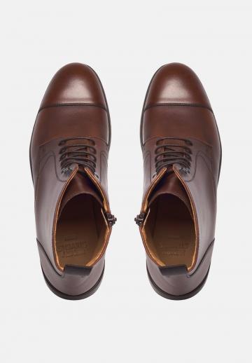 Ботинки на шнуровке