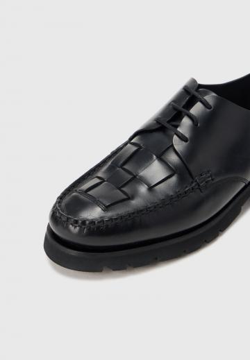 Ботинки на шнуровке