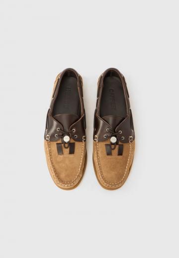 Ботинки на шнуровке