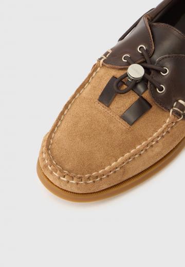 Ботинки на шнуровке