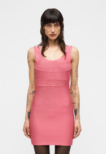 Короткое платье