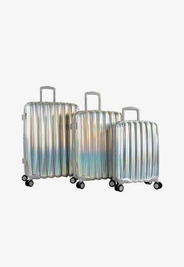 Набор чемоданов