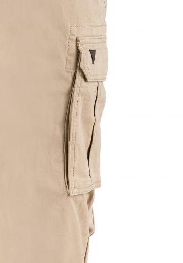 Брюки с накладными карманами