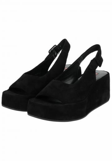 Босоножки на танкетке