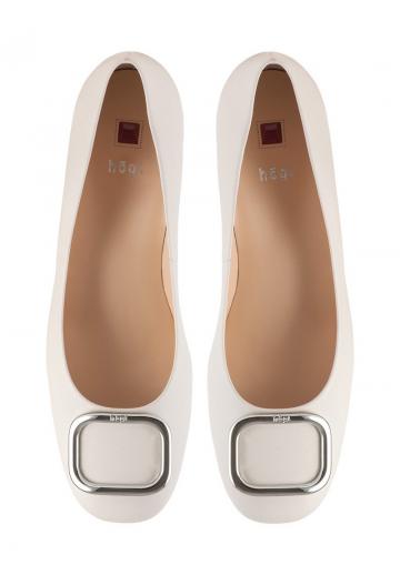 Туфли с высоким носом