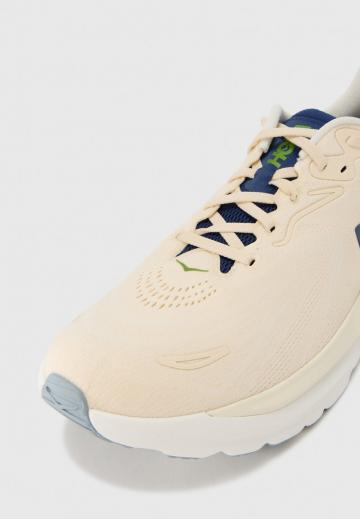 Беговые кроссовки