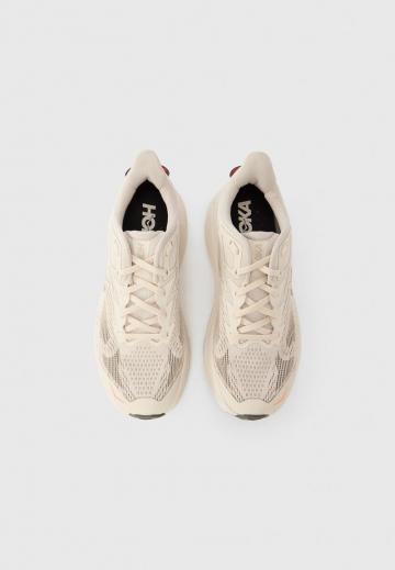 Беговые кроссовки