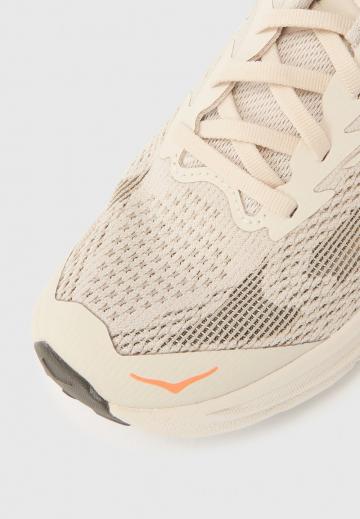 Беговые кроссовки