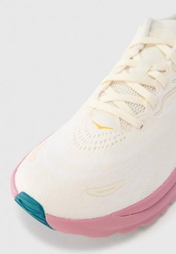 Беговые кроссовки