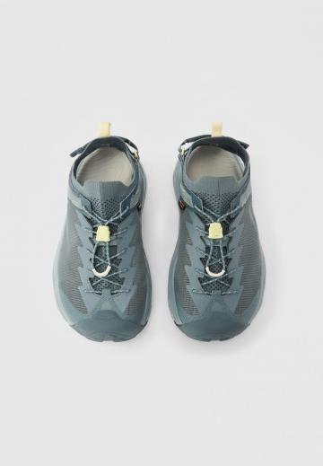 Спортивные сандалии