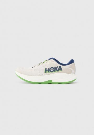 Беговые кроссовки