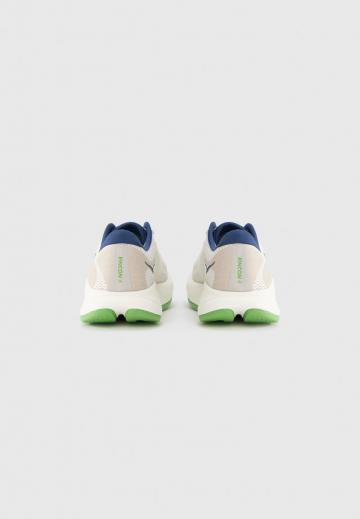 Беговые кроссовки