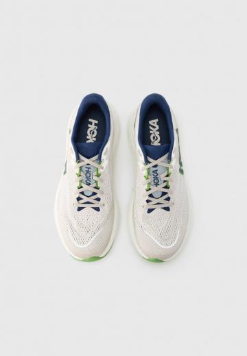 Беговые кроссовки