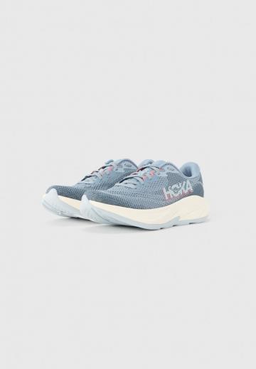 Беговые кроссовки