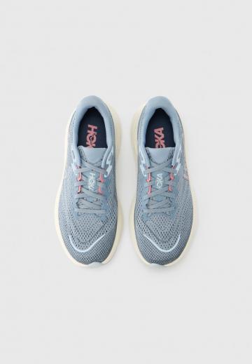 Беговые кроссовки