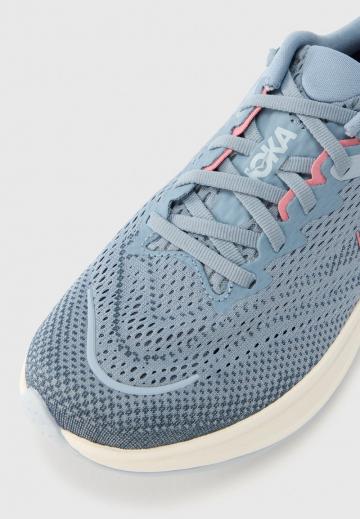 Беговые кроссовки