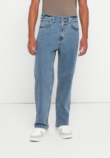 Свободные джинсы