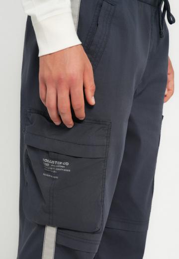 Брюки с накладными карманами