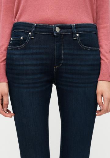 Короткие джинсы