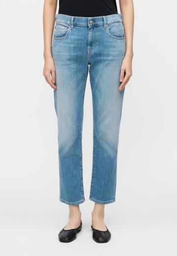 Короткие джинсы