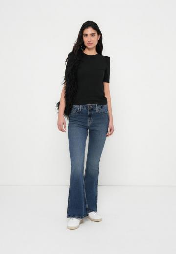 Клешеные джинсы