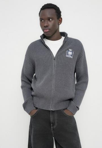 Вязаная кофта