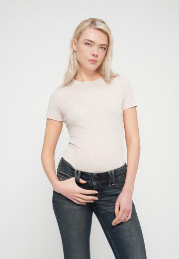 Клешеные джинсы