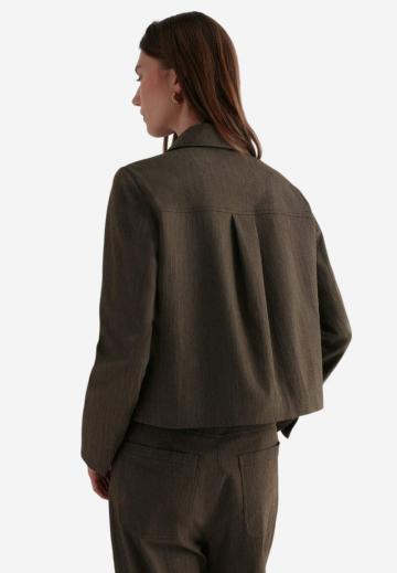 Блейзер с накладными карманами