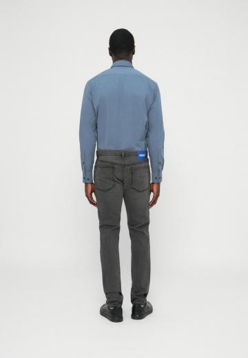 Узкие джинсы