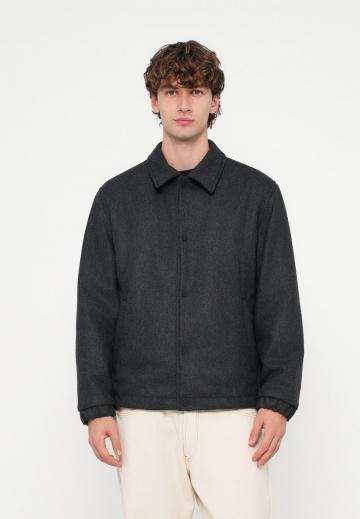 Короткое пальто