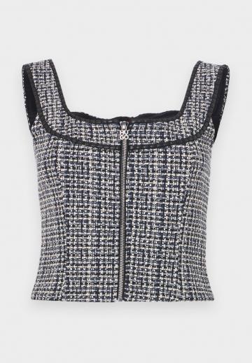 Блузка без рукавов