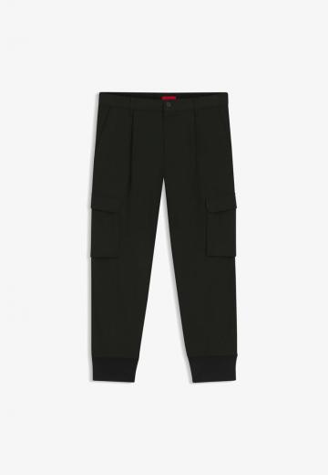 Брюки с накладными карманами