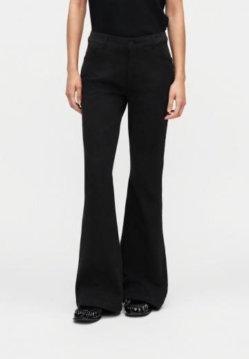 Узкие джинсы