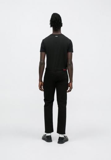 Узкие джинсы